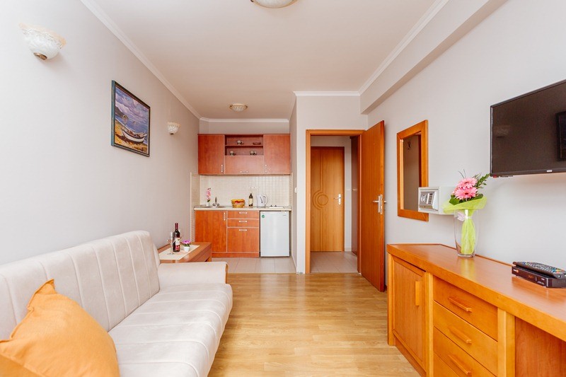 Mini hotel for sale in Tivat, Montenegro – MRE0028