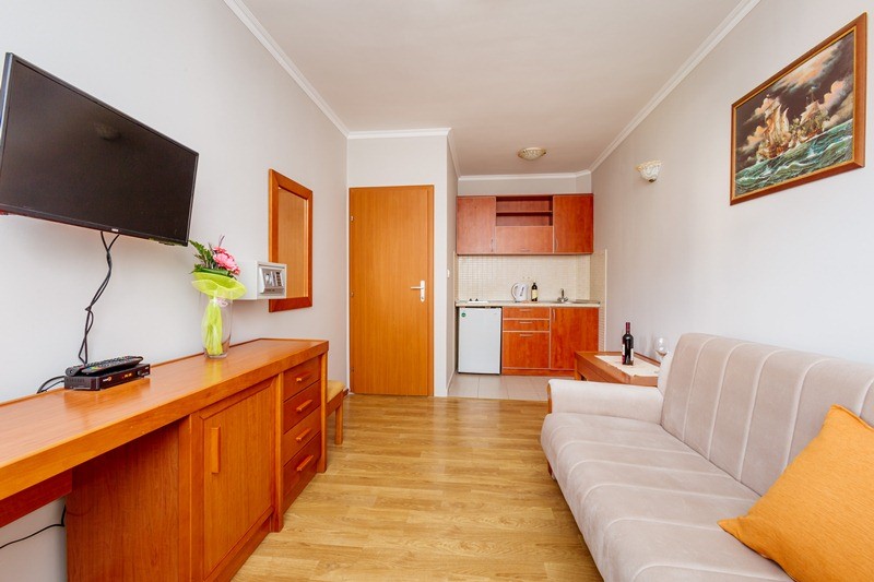 Mini hotel for sale in Tivat, Montenegro – MRE0028