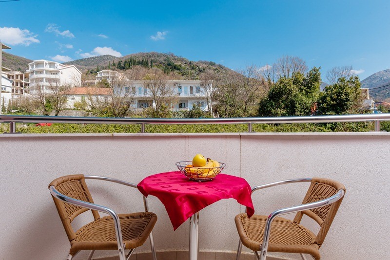 Mini hotel for sale in Tivat, Montenegro – MRE0028