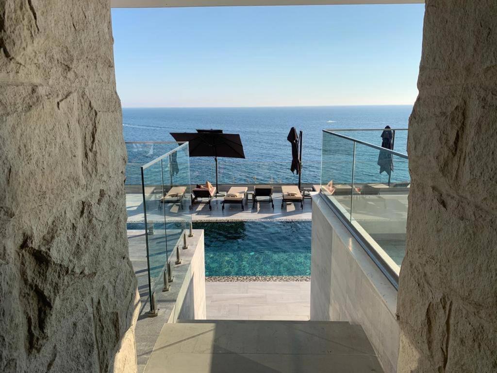 Waterfront apartments in Dobra Voda-Bar, Montenegro – MRE0020