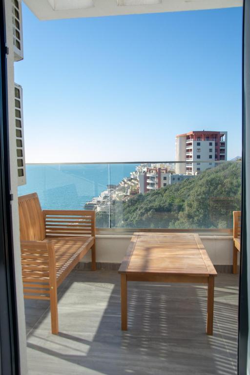 Waterfront apartments in Dobra Voda-Bar, Montenegro – MRE0020