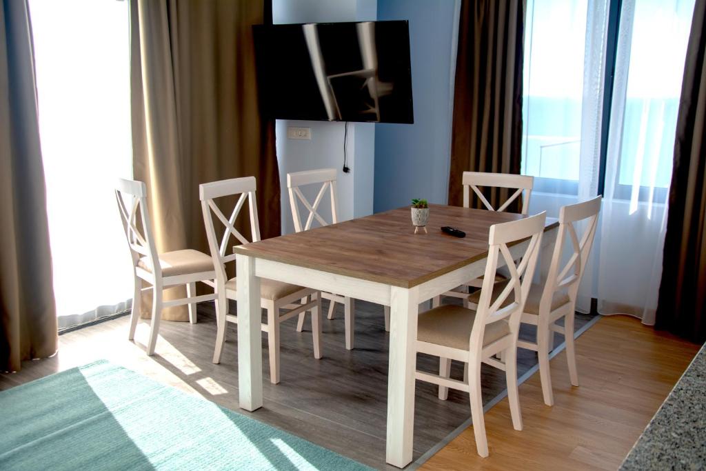 Waterfront apartments in Dobra Voda-Bar, Montenegro – MRE0020