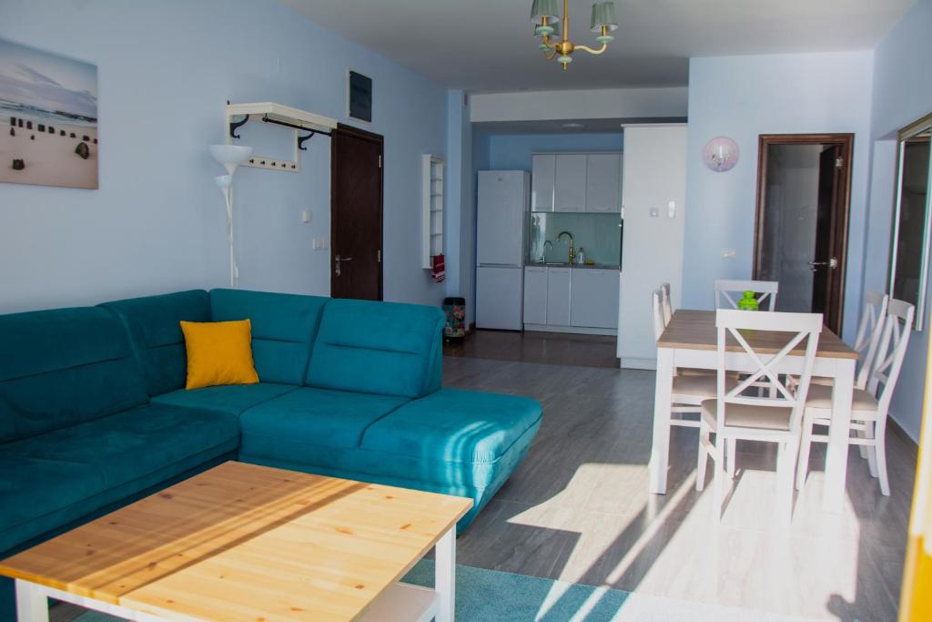 Waterfront apartments in Dobra Voda-Bar, Montenegro – MRE0020