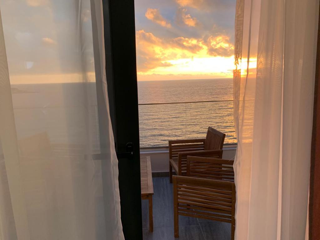 Waterfront apartments in Dobra Voda-Bar, Montenegro – MRE0020