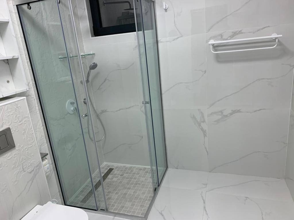 Waterfront apartments in Dobra Voda-Bar, Montenegro – MRE0020