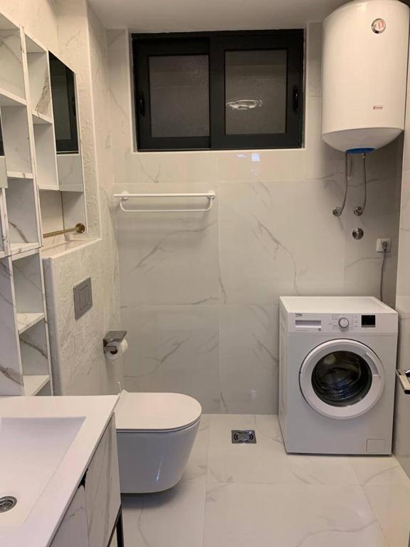 Waterfront apartments in Dobra Voda-Bar, Montenegro – MRE0020