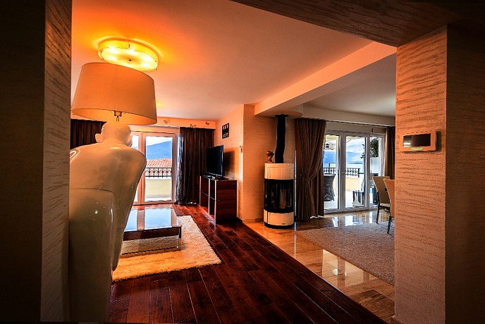 Villa for sale in Krasici-Tivat, Montenegro – MRE2372