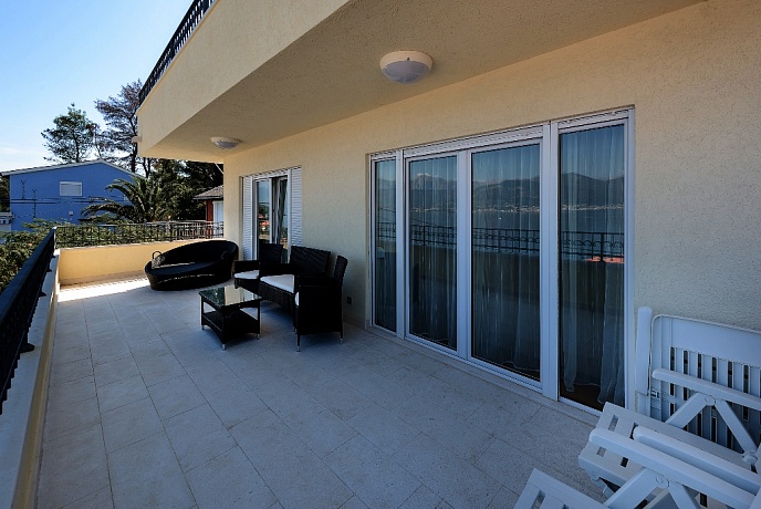 Villa for sale in Krasici-Tivat, Montenegro – MRE2372