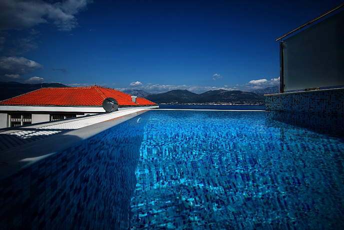 Villa for sale in Krasici-Tivat, Montenegro – MRE2372