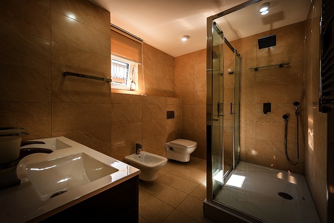 Villa for sale in Krasici-Tivat, Montenegro – MRE2372