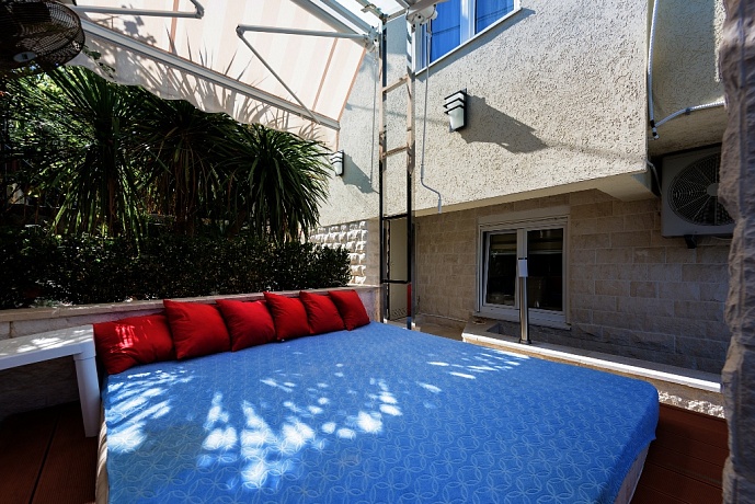 Villa for sale in Krasici-Tivat, Montenegro – MRE2372