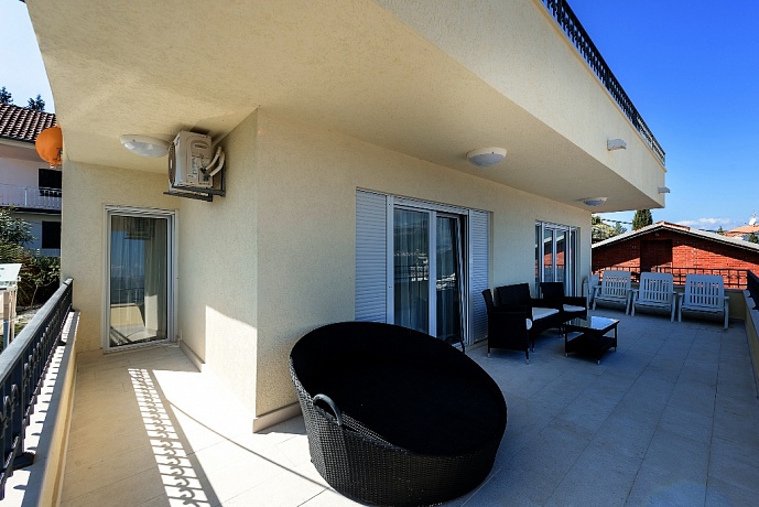 Villa for sale in Krasici-Tivat, Montenegro – MRE2372