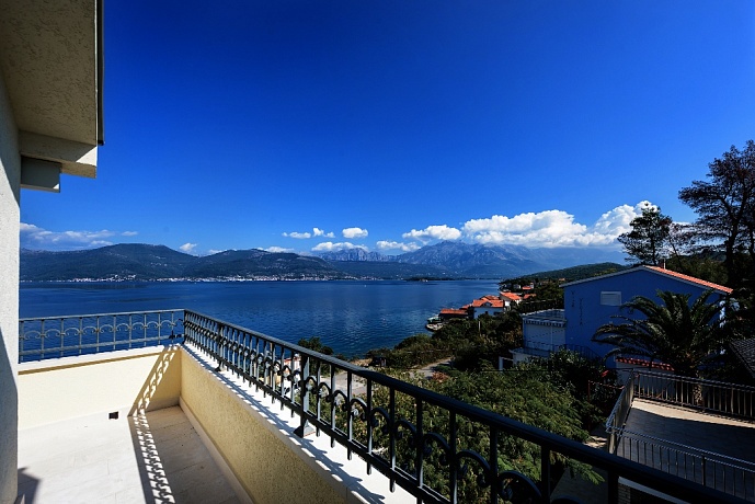 Villa for sale in Krasici-Tivat, Montenegro – MRE2372