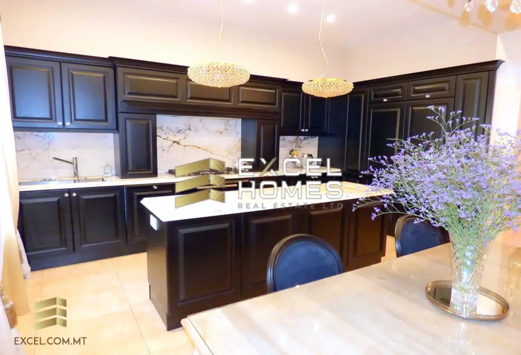 3 bedroom Apartment in Valletta, Malta – 18409