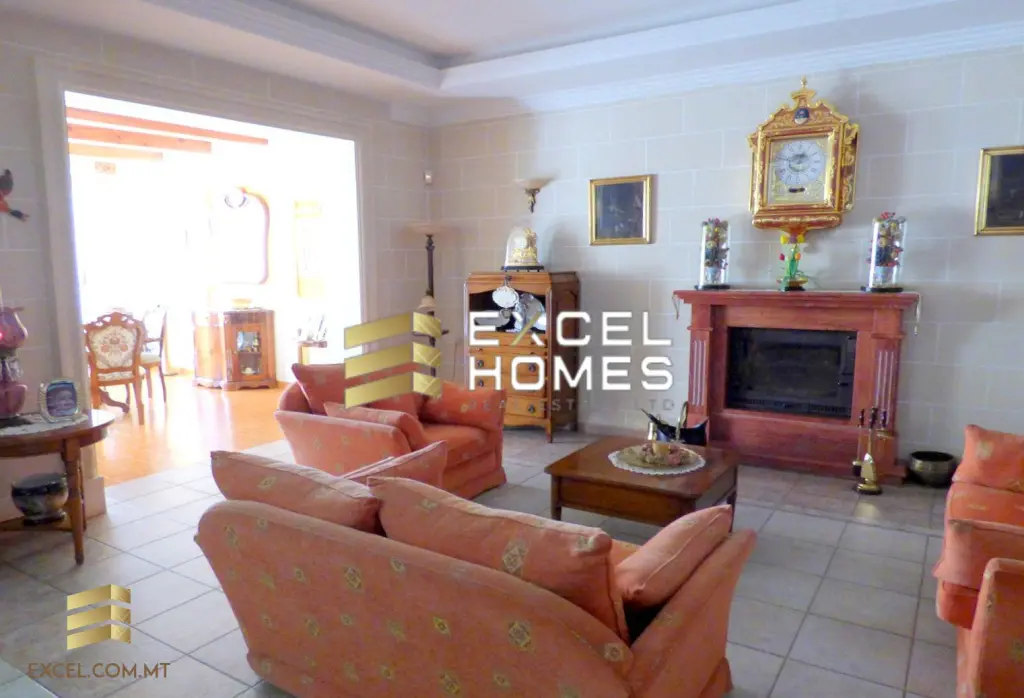 4 bedroom Villa in Luqa, Malta – 20193