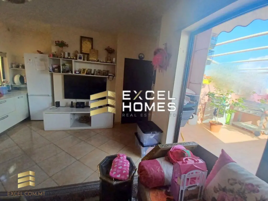 3 bedroom Penthouse in Fgura, Malta – 25765