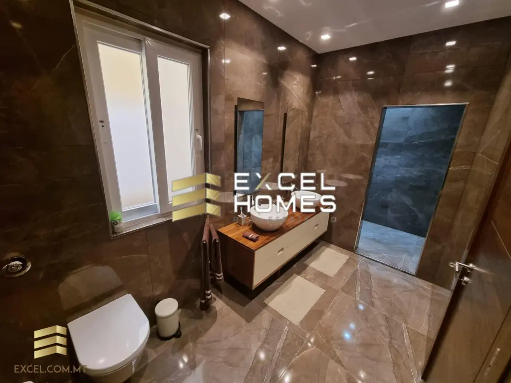 4 bedroom Apartment in Ghajnsielem, Malta – 29719