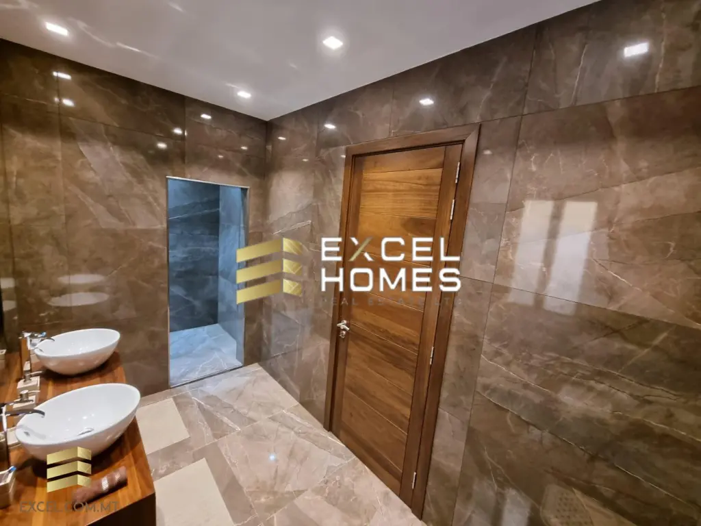 4 bedroom Apartment in Ghajnsielem, Malta – 29719