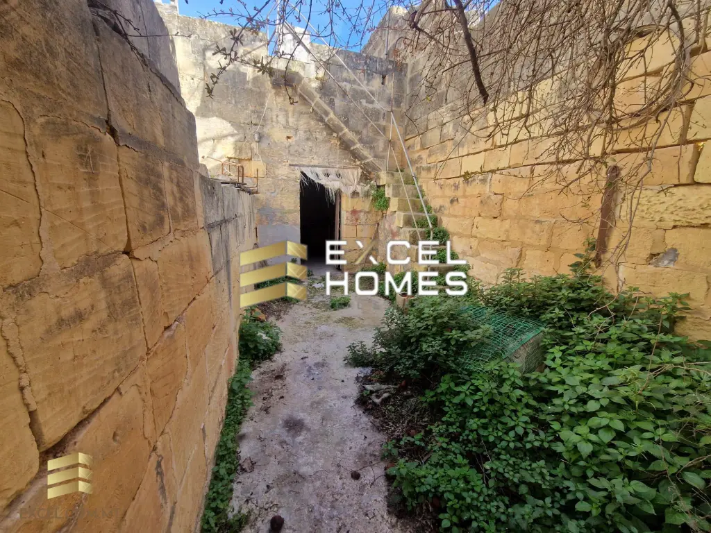 5 bedroom Terraced House in Xaghra, Malta – 56857