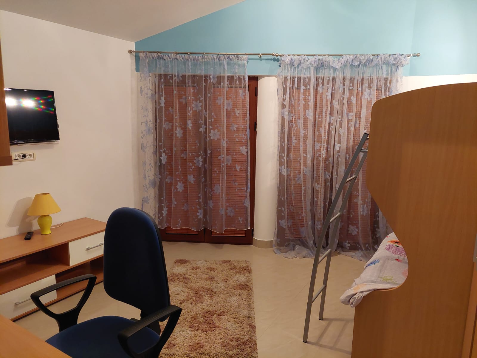 4 bedroom House in Kamenari, Montenegro – CMM27604