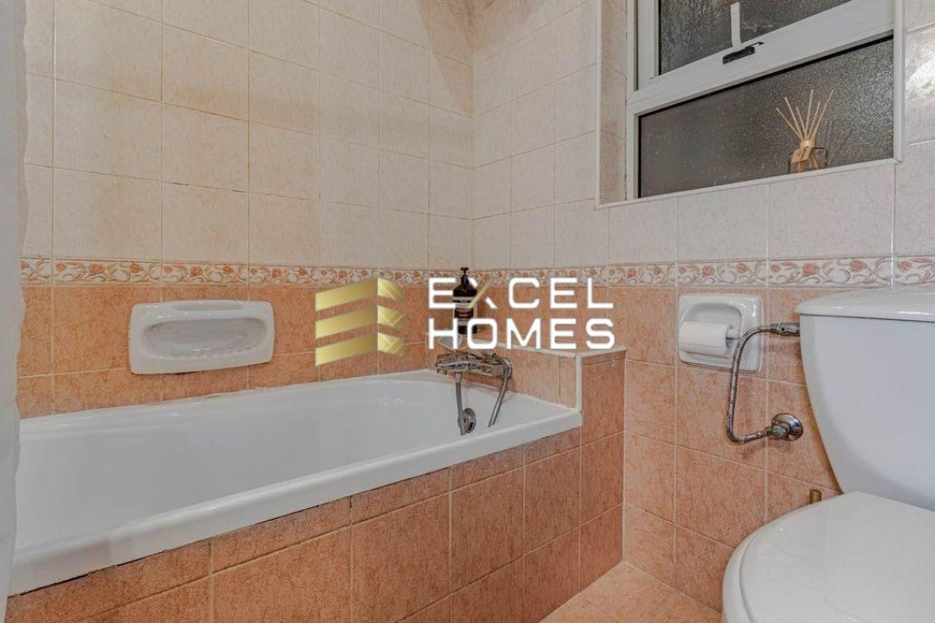 2 bedroom Apartment in Marsalforn, Malta – 58740