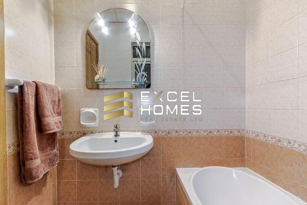 2 bedroom Apartment in Marsalforn, Malta – 58740