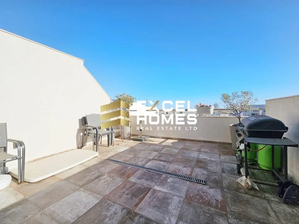 3 bedroom Penthouse in Zebbug, Malta – 61007