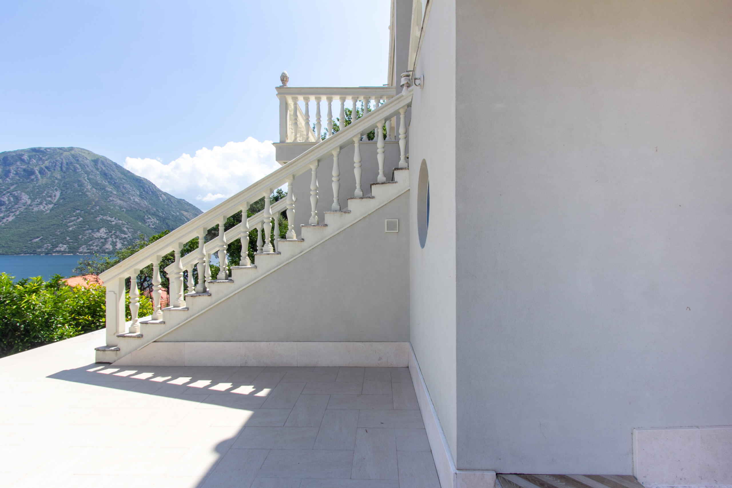 6 bedroom Villa in Kostanica, Montenegro – CMM52309