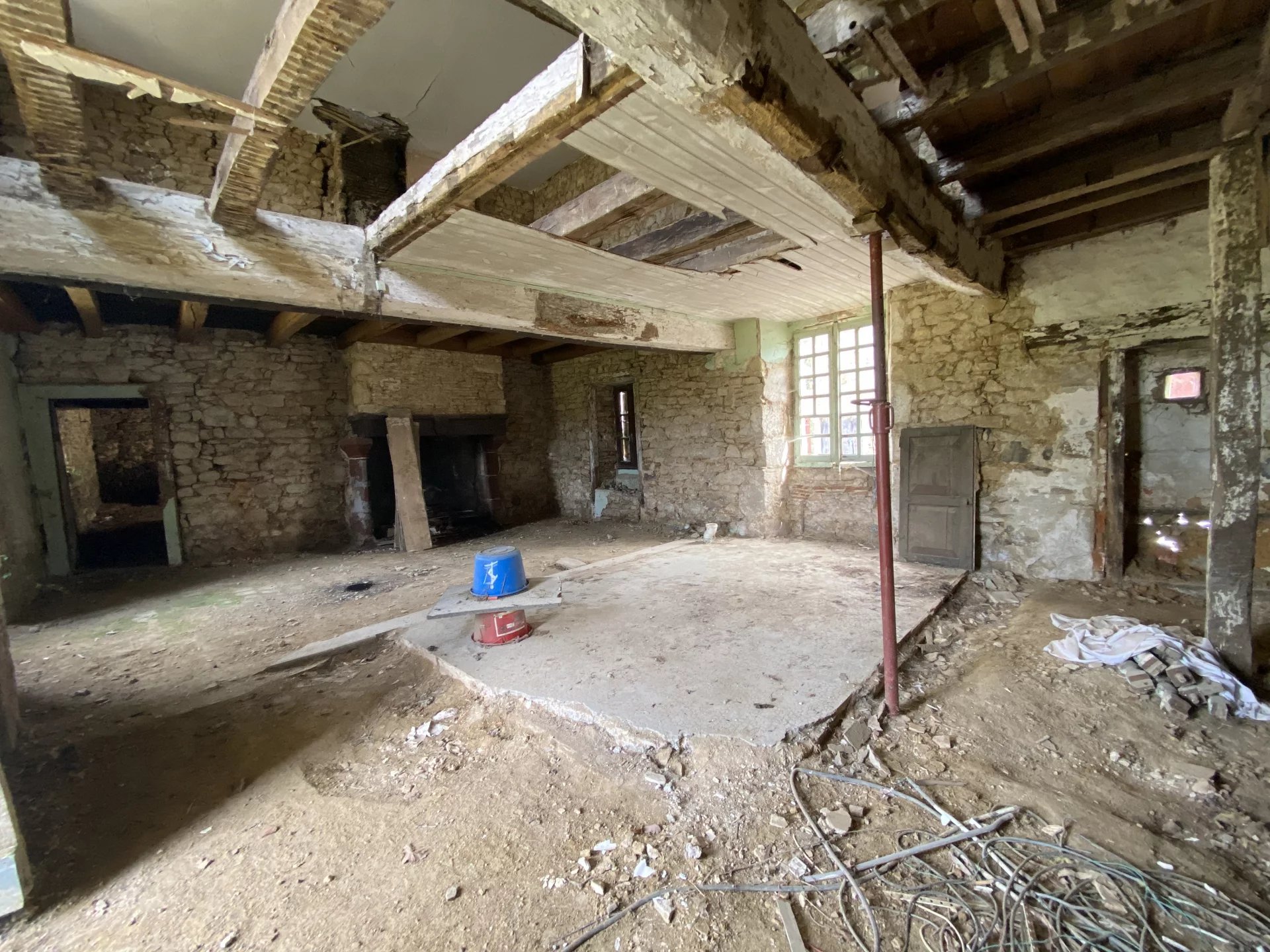 Beautiful village house to renovate with rear garden, Limousin – France – BVI76237