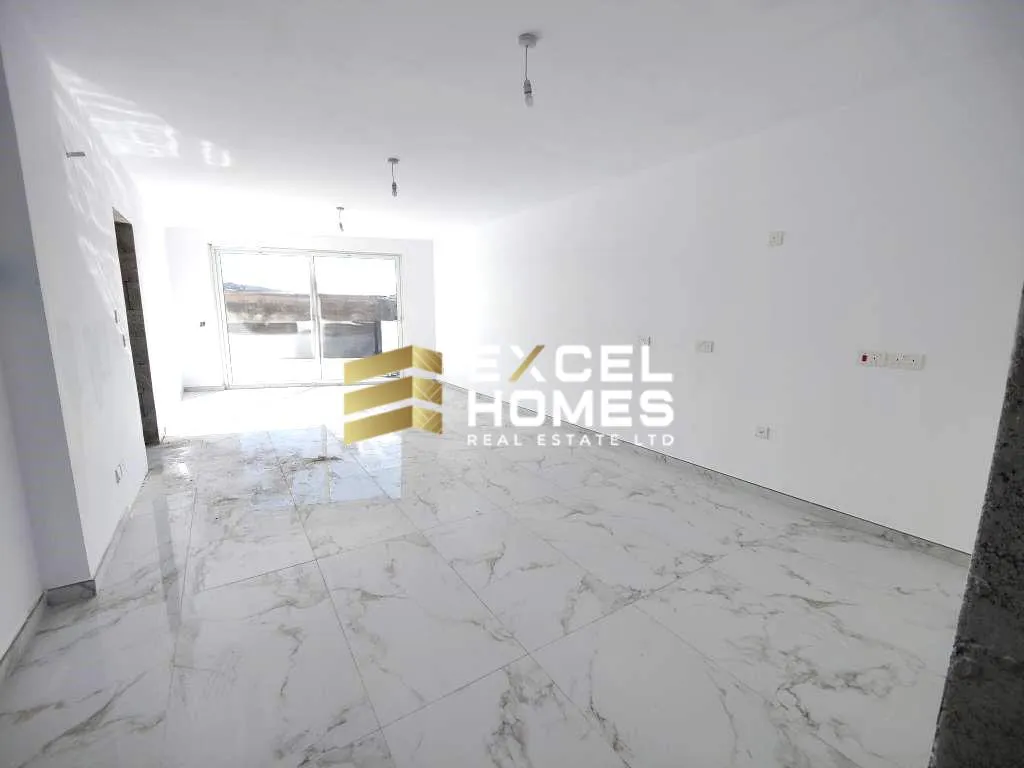 2 bedroom Penthouse in Paola, Malta – 61467
