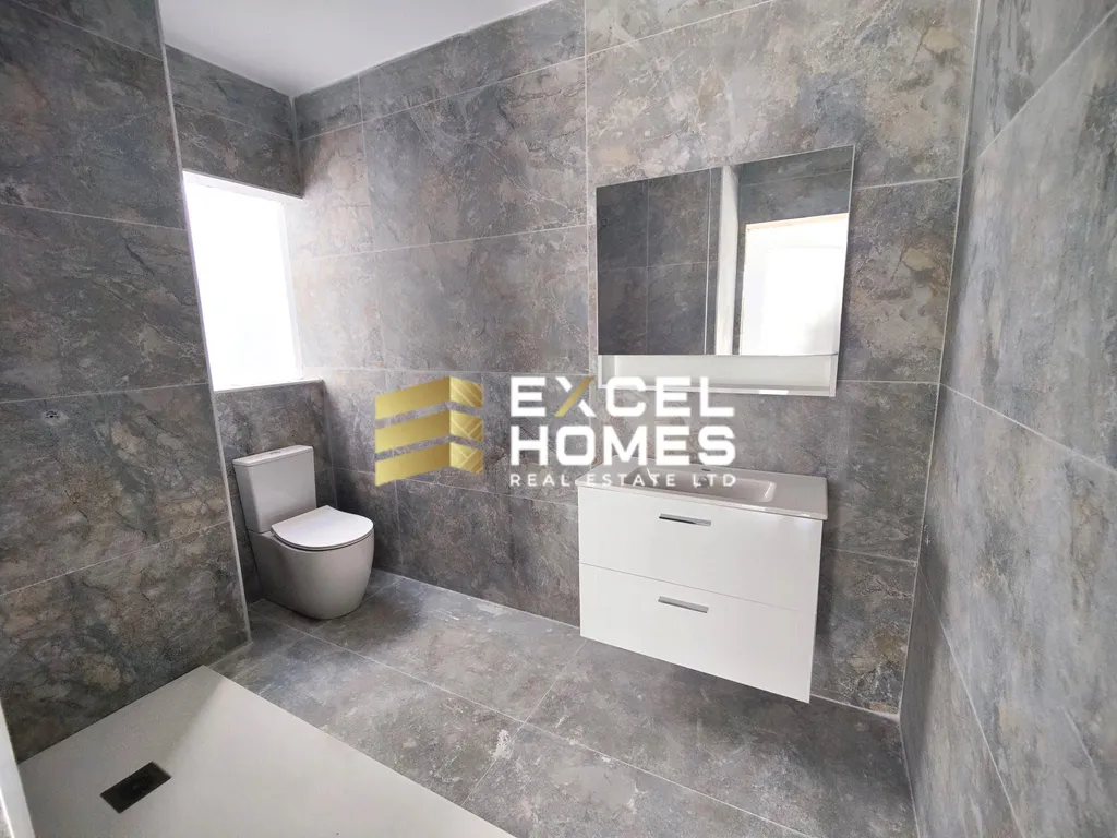 2 bedroom Penthouse in Paola, Malta – 61467