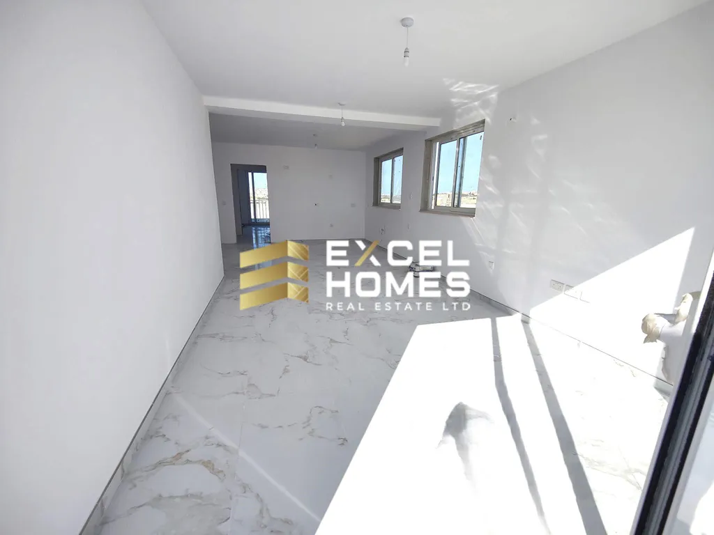 2 bedroom Penthouse in Paola, Malta – 61467