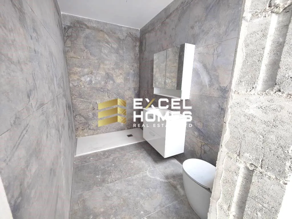 2 bedroom Penthouse in Paola, Malta – 61467