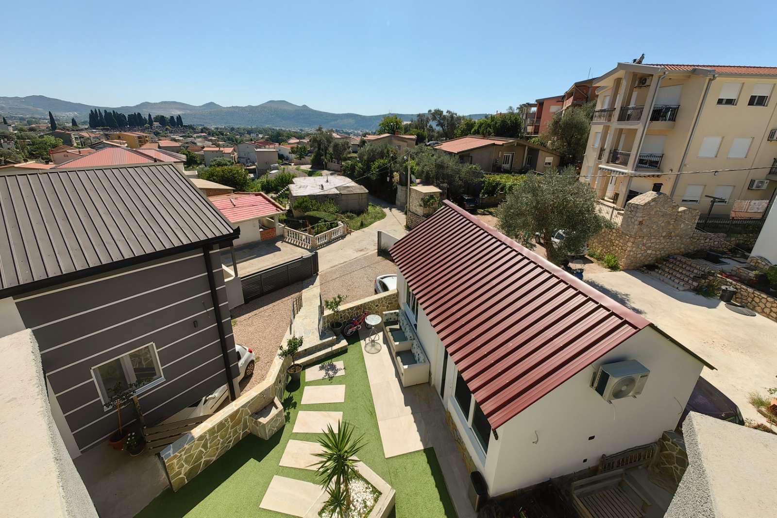 Spacious House for Sale in Bar-Montenegro, Montenegro – MREMLA1