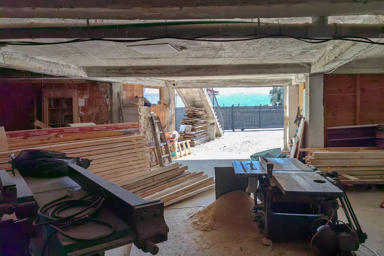 Spacious House for Sale in Bar-Montenegro, Montenegro – MREMLA1