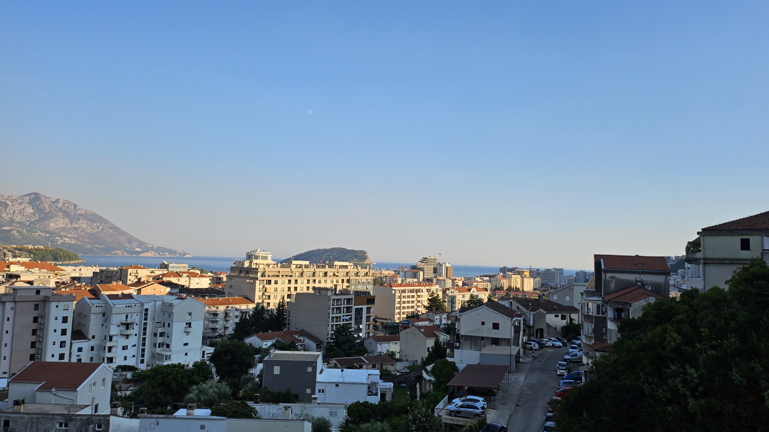 Modern Furnished Apartment with Sea View in Budva, Montenegro – MRENB62