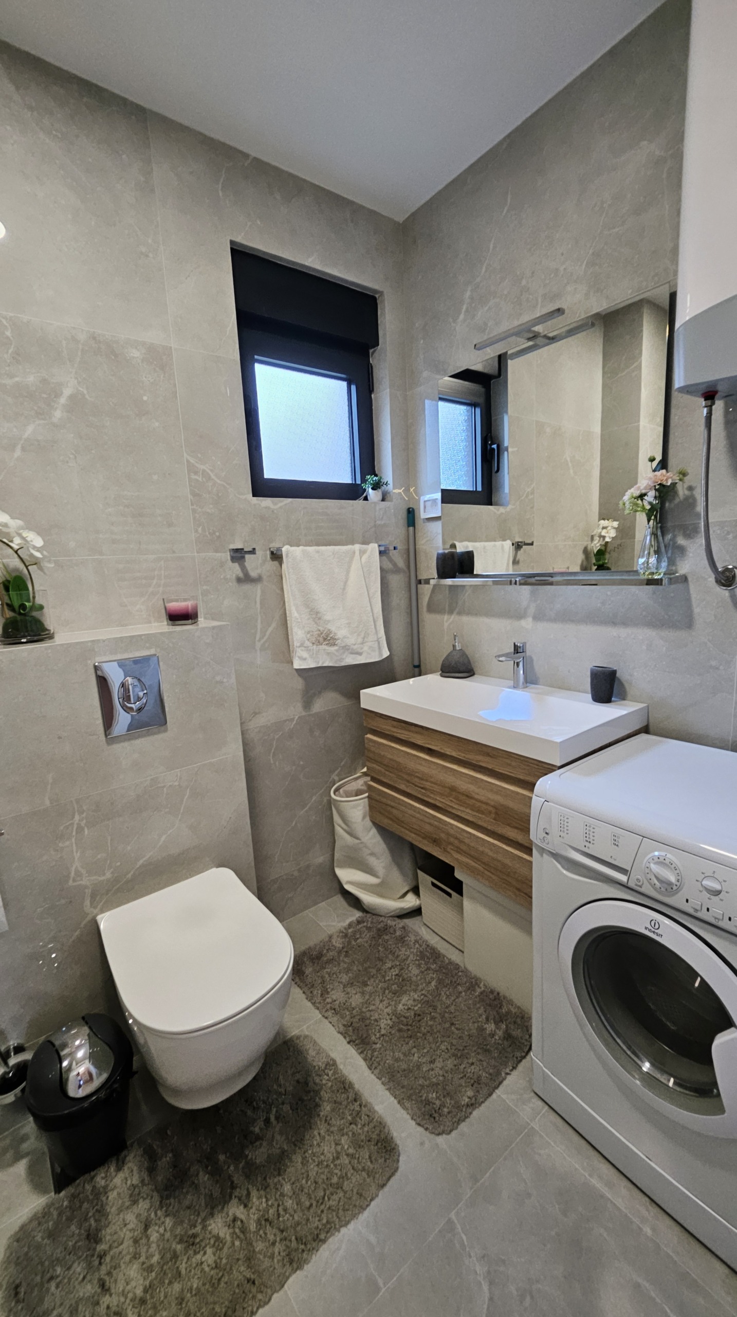 Modern Furnished Apartment with Sea View in Budva, Montenegro – MRENB62