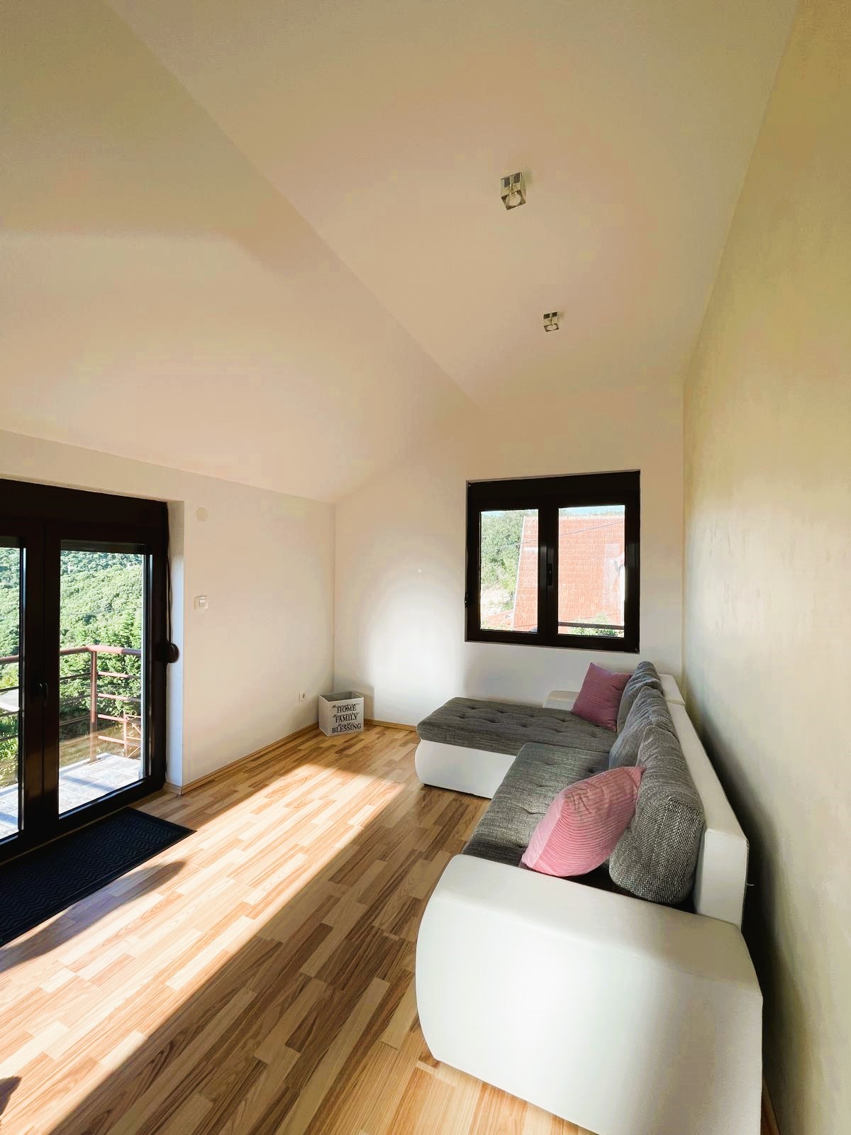 Spacious Sea-View House for Sale in Bar-Utjeha, Montenegro – MREJA01