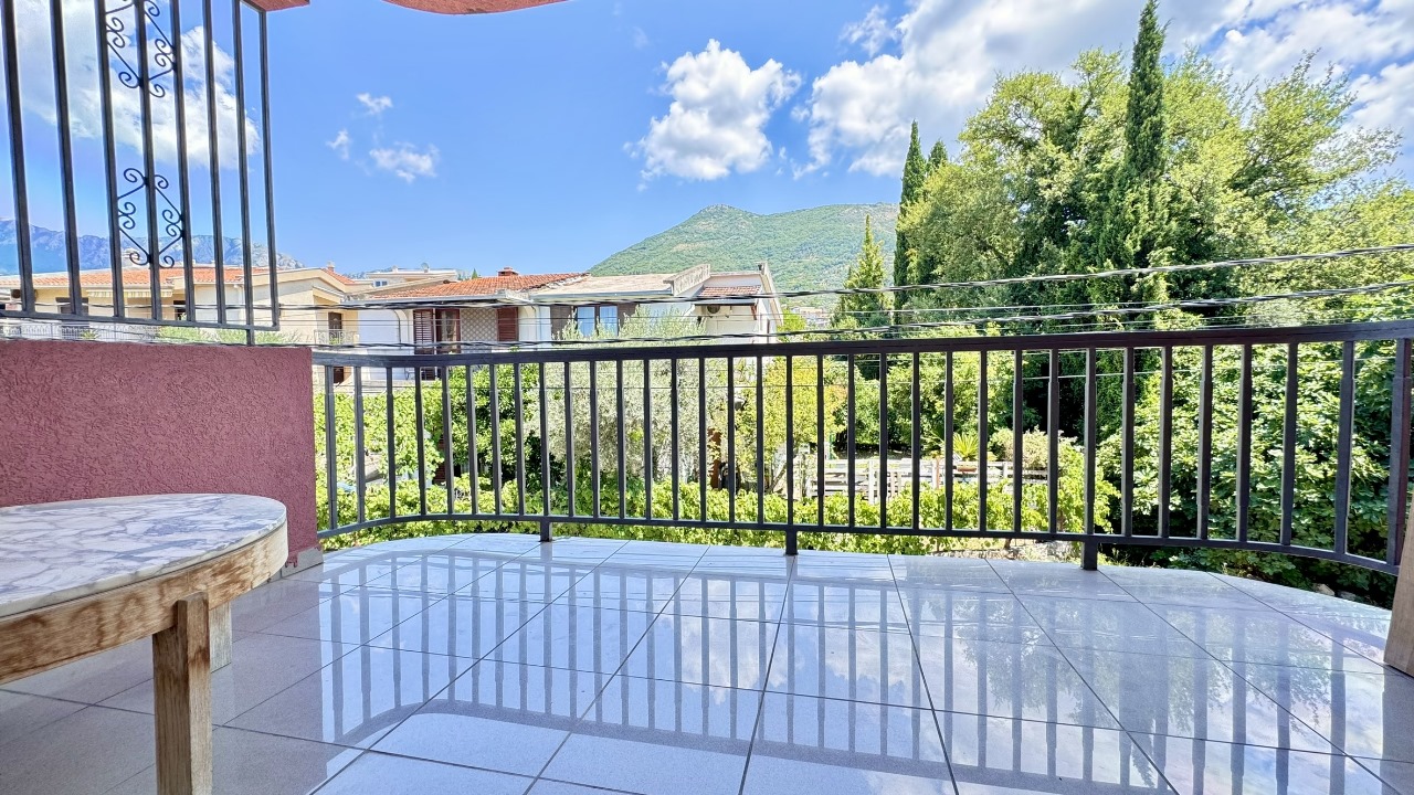 Cozy 2-Bedroom Apartment in Bar, Montenegro – MREALE47