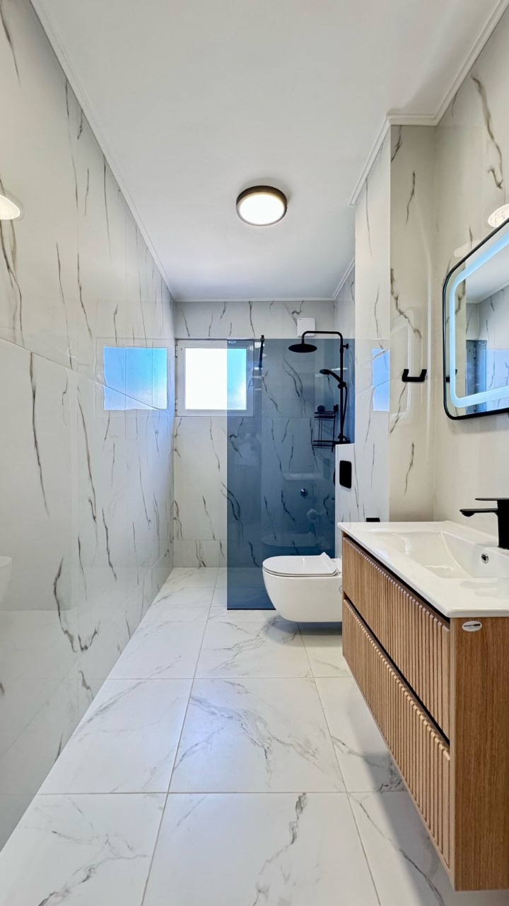 Cozy 2-Bedroom Apartment in Bar, Montenegro – MREALE47