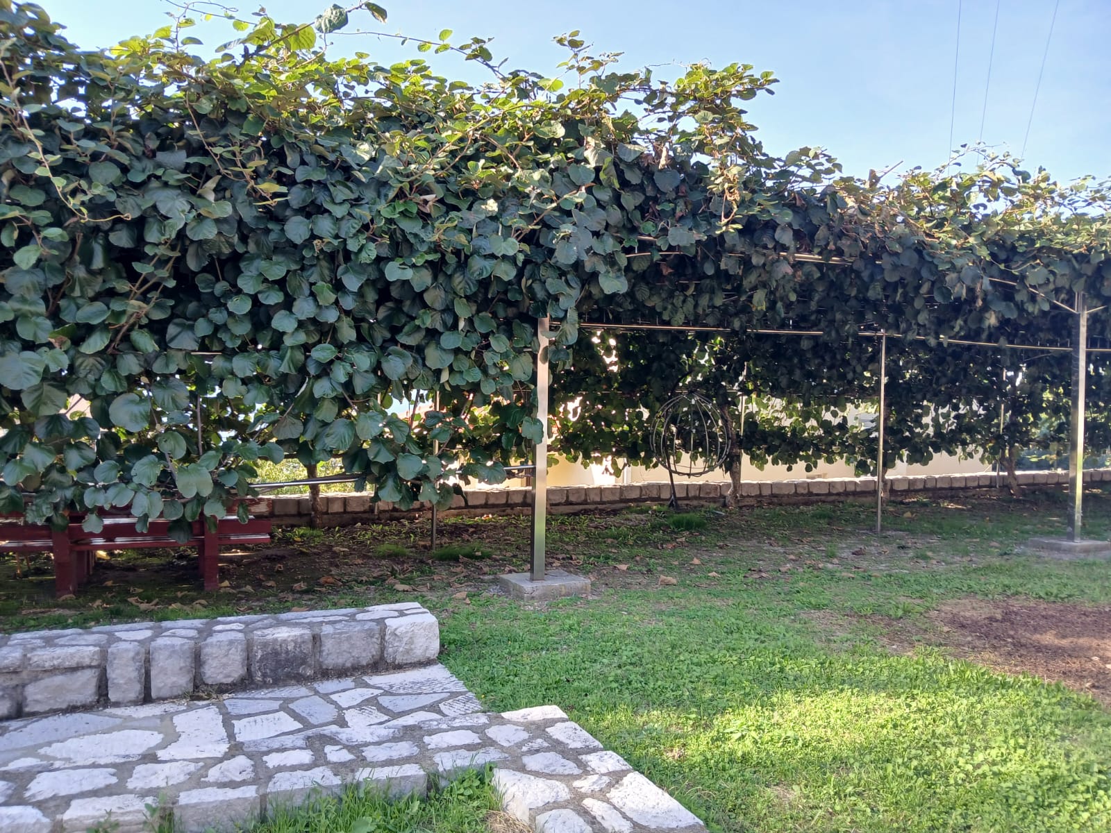 Spacious 8-Apartment House with Building Permit, Montenegro – MRENB68