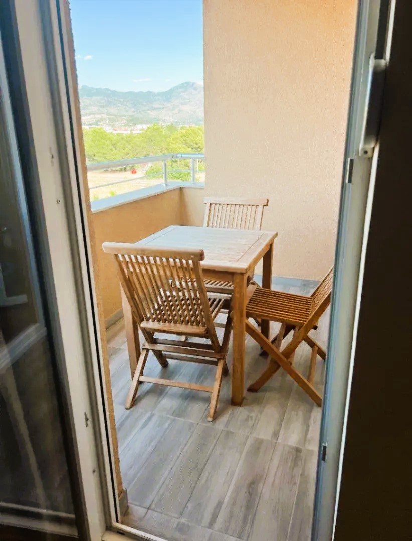 Apartment with Mountain Views in Podgorica, Montenegro – MREANP01