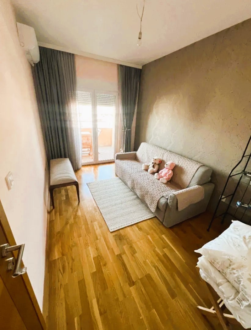 Apartment with Mountain Views in Podgorica, Montenegro – MREANP01