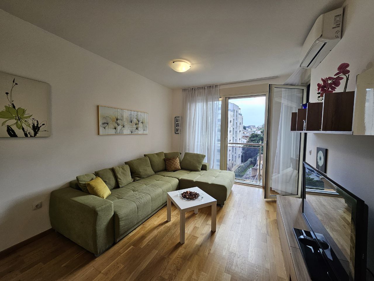 Cozy 1-Bedroom Apartment in the Heart of Budva, Montenegro – MREL15