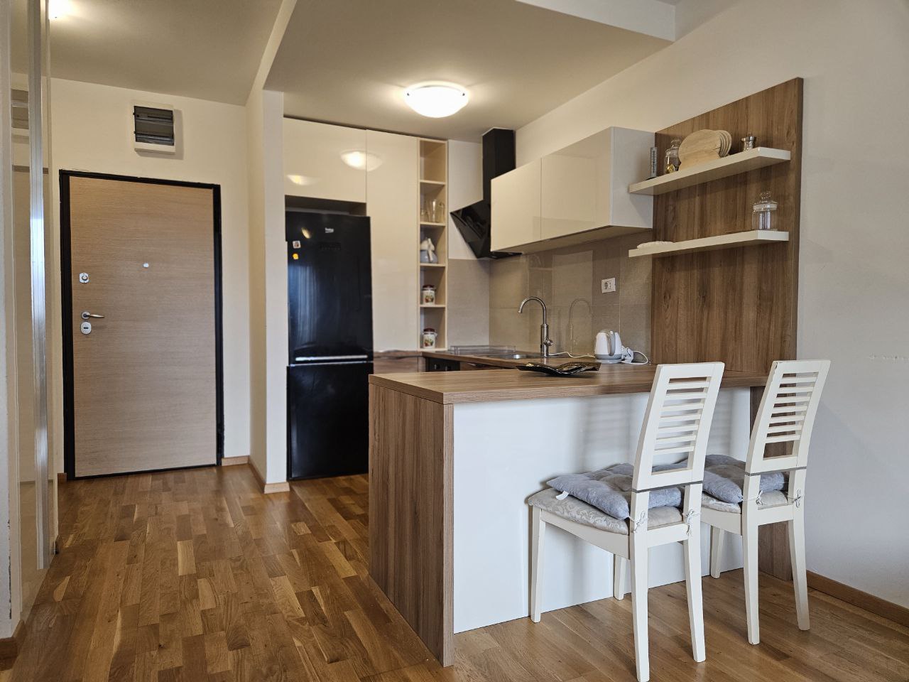 Cozy 1-Bedroom Apartment in the Heart of Budva, Montenegro – MREL15