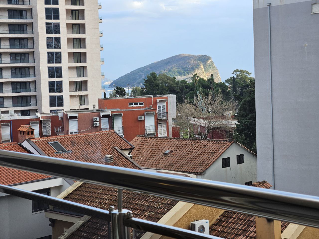 Cozy 1-Bedroom Apartment in the Heart of Budva, Montenegro – MREL15