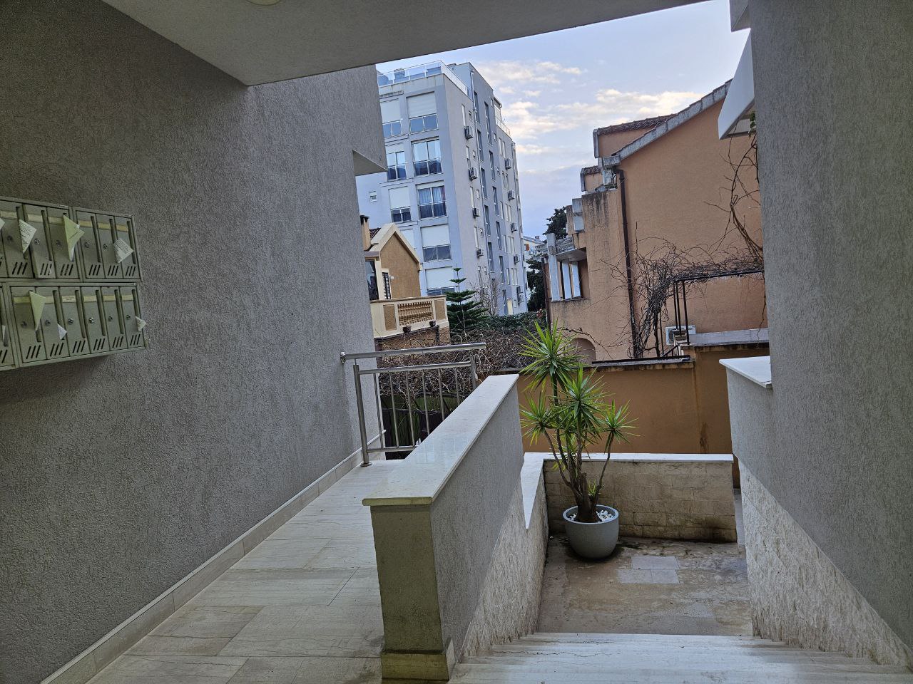 Cozy 1-Bedroom Apartment in the Heart of Budva, Montenegro – MREL15