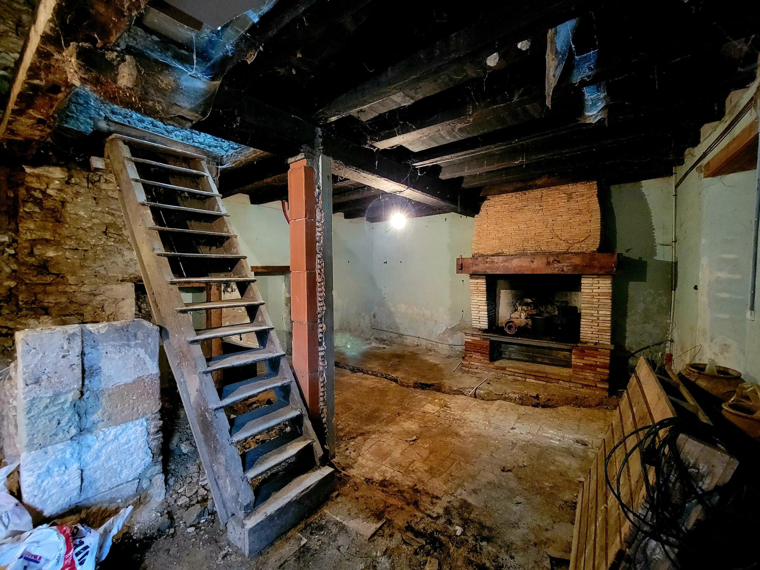 Turnkey AOC Bordeaux organic vineyard with renovated stone farmhouse, Aquitaine – France – BVI72409