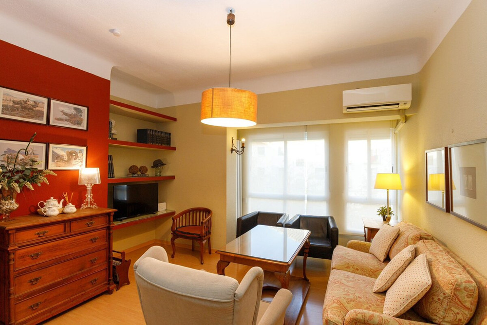 Elegant apartment in Granada by beBalmy