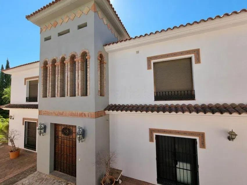 5 bedroom Villa in Mijas Costa, Malaga, Spain – 428-04103D